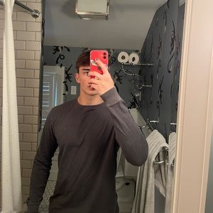 American Eagle grey long sleeve tee shirt